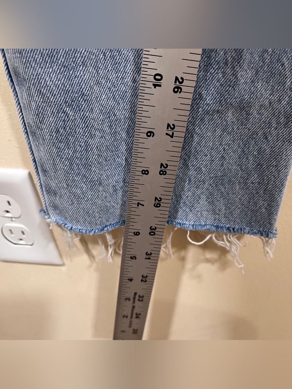 Meshki women’s straight leg light blue denim size 8 high rise raw hem - Picture 4 of 9